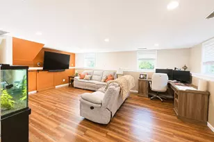 9375 Roosevelt Pl, Crown Point, IN 46307 - Photo 6
