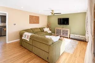 9375 Roosevelt Pl, Crown Point, IN 46307 - Photo 4