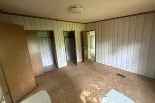 6881 NE Suburban Dr, Michigan City, IN 46360 - Photo 12