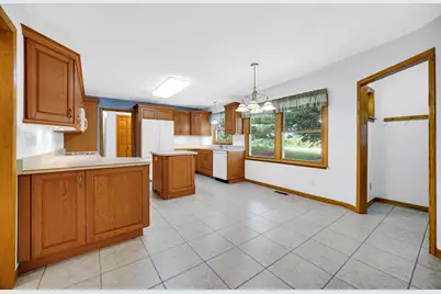 188 S 200 W, Valparaiso, IN 46385 - Photo 8
