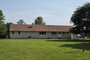 7177 E Grace Ave, New Carlisle, IN 46552 - Photo 4