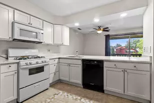 2513 E Lakeshore Dr, Crown Point, IN 46307 - Photo 2