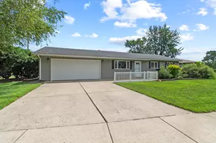 9307 Ellen Dr, Highland, IN 46322 - Photo 2