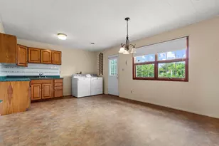 9307 Ellen Dr, Highland, IN 46322 - Photo 8