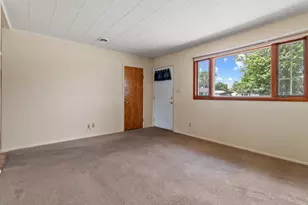 9307 Ellen Dr, Highland, IN 46322 - Photo 4