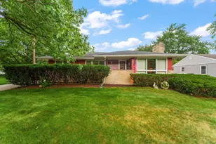 8420 Schreiber Dr, Munster, IN 46321 - Photo 2