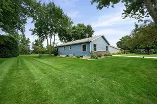 176 Boxwood Ct, Valparaiso, IN 46383 - Photo 6