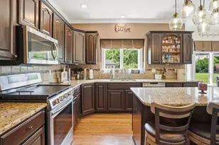 10626 Erie Dr, Crown Point, IN 46307 - Photo 12