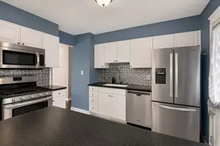 3810 Kingsway Dr, Crown Point, IN 46307 - Photo 6