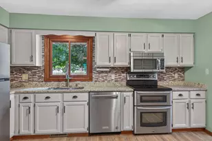 8832 Jefferson Ct, Munster, IN 46321 - Photo 8