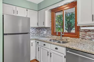 8832 Jefferson Ct, Munster, IN 46321 - Photo 10