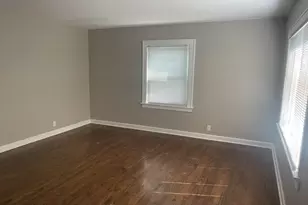 153 Hovey St, Gary, IN 46406 - Photo 4