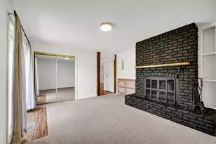 369 Riviera Cir, Valparaiso, IN 46385 - Photo 8
