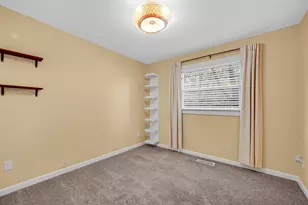 369 Riviera Cir, Valparaiso, IN 46385 - Photo 20