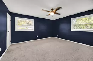 369 Riviera Cir, Valparaiso, IN 46385 - Photo 16