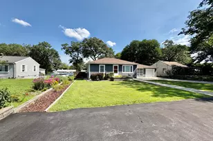 1023 Riverlane Dr, Lake Station, IN 46405 - Photo 2