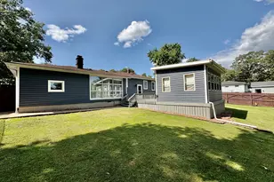 1023 Riverlane Dr, Lake Station, IN 46405 - Photo 20