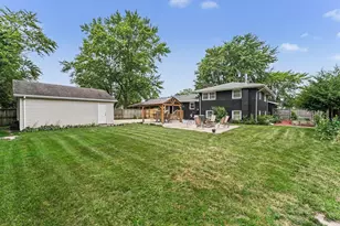 9425 Larch Dr, Munster, IN 46321 - Photo 20