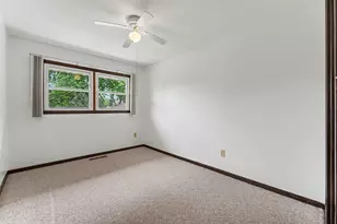 9425 Larch Dr, Munster, IN 46321 - Photo 10