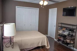 879 Flagstone Dr, Dyer, IN 46311 - Photo 2