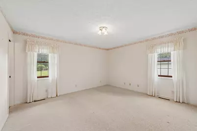 223 Thornhedge Drive, Valparaiso, IN 46383 - Photo 8