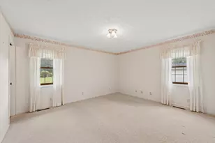 223 Thornhedge Dr, Valparaiso, IN 46383 - Photo 8