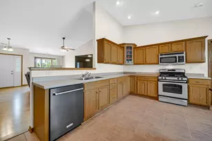 9874 Hart St, Saint John, IN 46373 - Photo 8