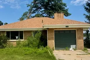 28 E 3rd St, Hobart, IN 46342 - Photo 2