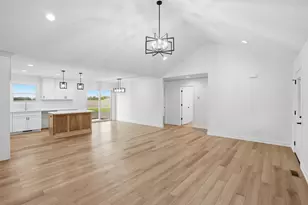 508 W Beaver St, Morocco, IN 47963 - Photo 14