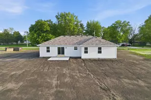 508 W Beaver St, Morocco, IN 47963 - Photo 4