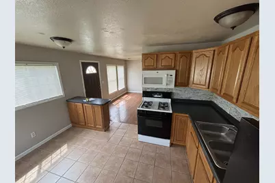 210 Pleasant Avenue, Michigan City, IN 46360 - Photo 4