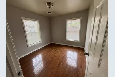 210 Pleasant Avenue, Michigan City, IN 46360 - Photo 8