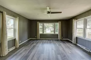 515 S Park Dr, Chesterton, IN 46304 - Photo 8