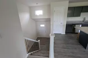 6761 Whitcomb St, Merrillville, IN 46410 - Photo 2