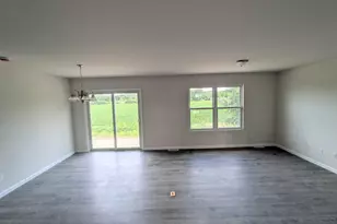 6761 Whitcomb St, Merrillville, IN 46410 - Photo 8
