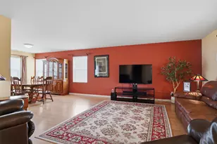 1232 Oriskany Dr, Schererville, IN 46375 - Photo 4