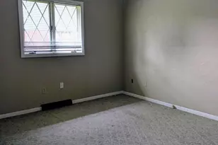 424 E Joliet St, Crown Point, IN 46307 - Photo 8