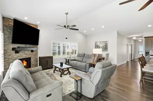 10791 Scarlett Oak Dr, Saint John, IN 46373 - Photo 16