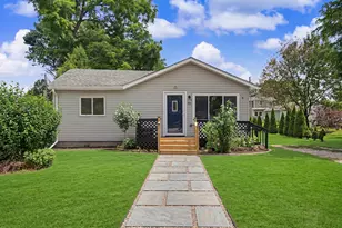 921 A Fleming St, Hobart, IN 46342 - Photo 4