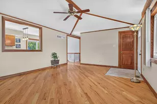 9937 Delaware Pl, Highland, IN 46322 - Photo 4