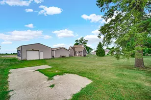 108 E Rensselaer St, Mount Ayr, IN 47964 - Photo 26