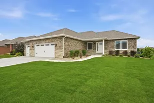 9262 W 106th Pl, Saint John, IN 46373 - Photo 2