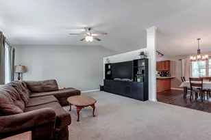 2124 Saffron St, Portage, IN 46368 - Photo 4