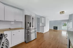 310 Cornwall Cir, Munster, IN 46321 - Photo 8