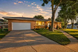 700 W 55th Ave, Merrillville, IN 46410 - Photo 1