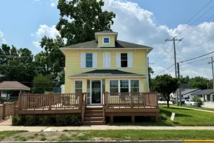 321 Broadway Ave, Chesterton, IN 46304 - Photo 1