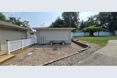 106 W 15th Street, La Porte, IN 46350 - Photo 24