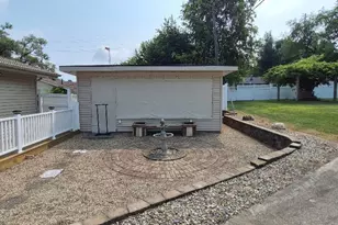 106 W 15th St, La Porte, IN 46350 - Photo 24