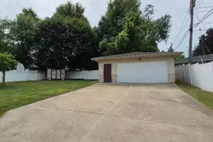 106 W 15th St, La Porte, IN 46350 - Photo 28