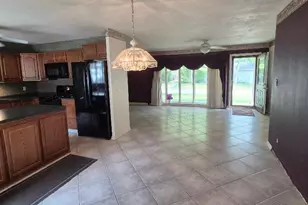 106 W 15th St, La Porte, IN 46350 - Photo 10
